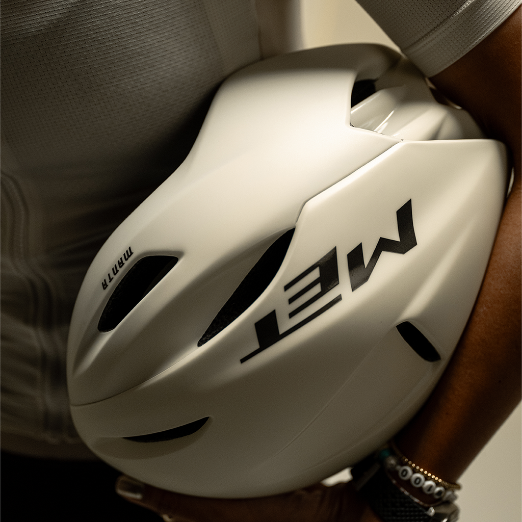 Met Manta Mips helmet - Wax White