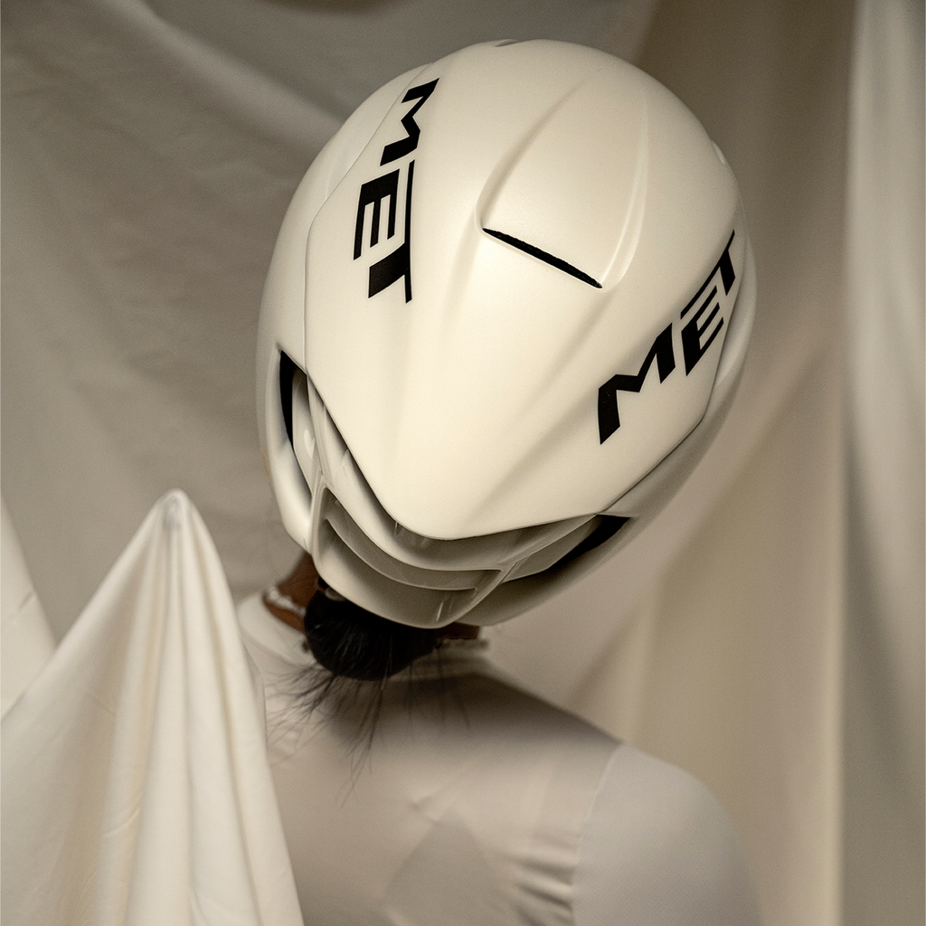 Met Manta Mips helmet - Wax White